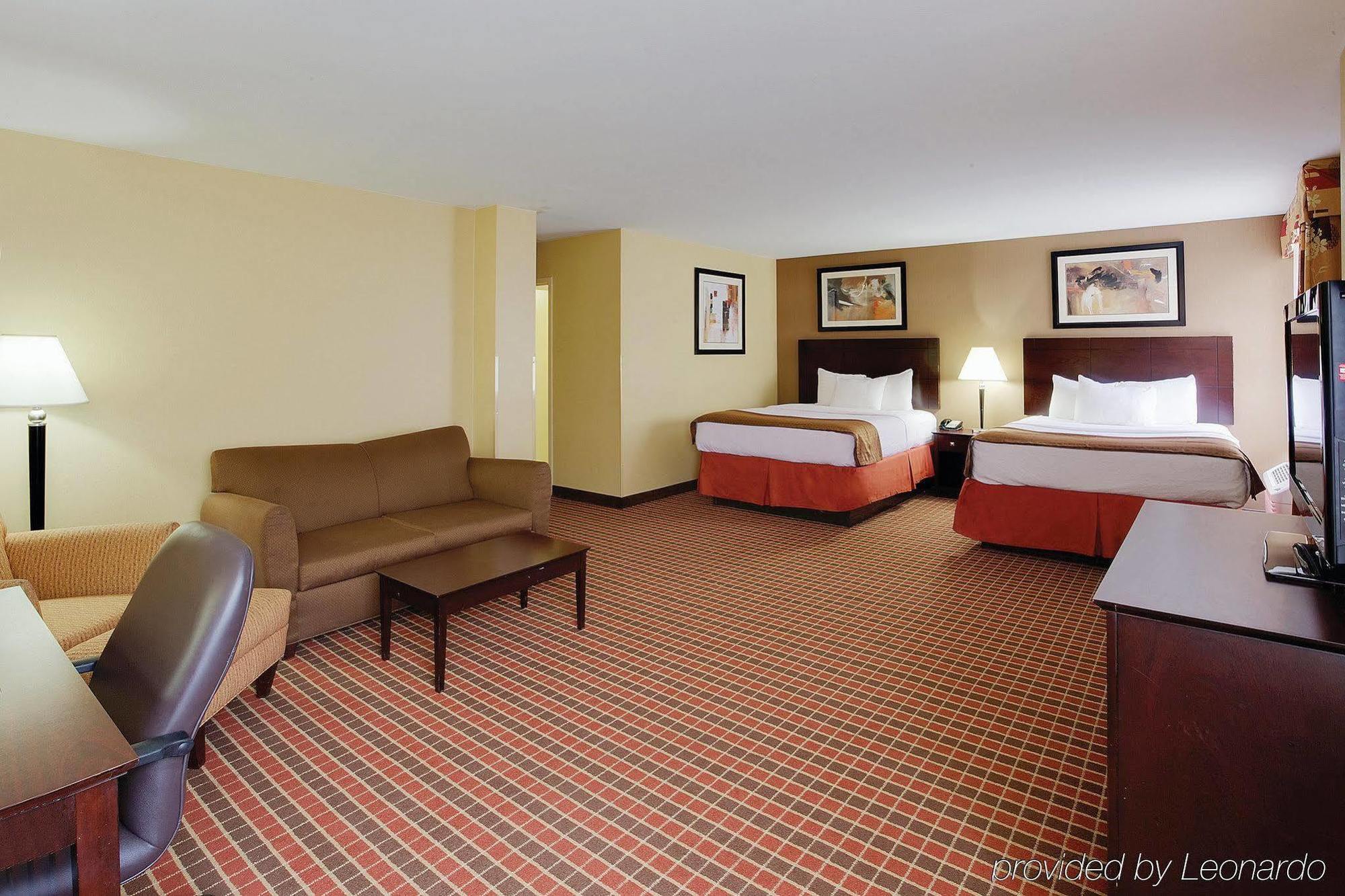 La Quinta Inn & Suites Pittsburgh North McCandless Township Exterior foto